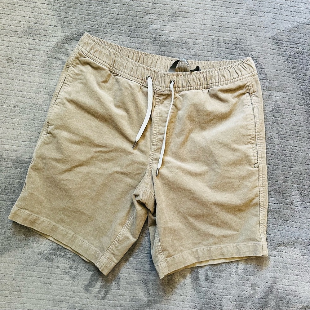 Vuori Tan Shorts